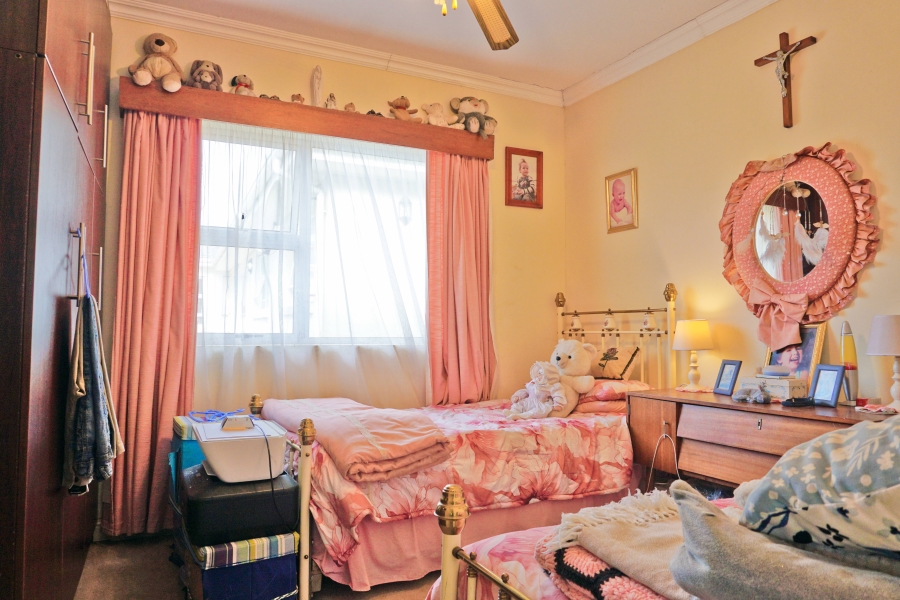 6 Bedroom Property for Sale in Kidds Beach Eastern Cape